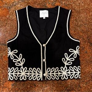 Maison d' Amelie Women Sz 2 Linen Blend Embroidered Floral Vest Black